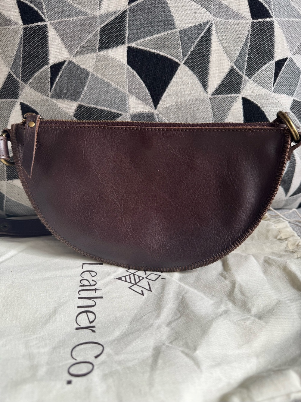 Lyons Leather Co. Espresso Bee - Picture 2 of 5